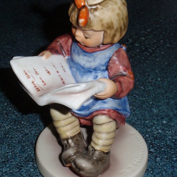 Goebel Hummel Figurine "What's New?" #418 TMK6 With Box - Girl Reading Newspaper - Picture 6 of 11